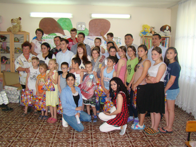 В рамках «Дня защиты детей» Молодежный совет при Кыргызпрофсоже ГП «НК «Кыргыз темир жолу» провел благотворительную акцию. 