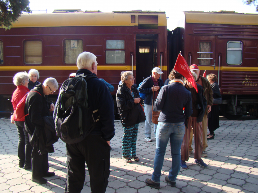 В Кыргызстан прибыл туристический поезд с туристами из Германии