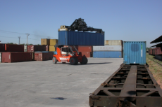Государственным предприятием «НК «Кыргыз темир жолу» за 2017-год было перевезено 6 млн. 900 тыс. тонн грузов.